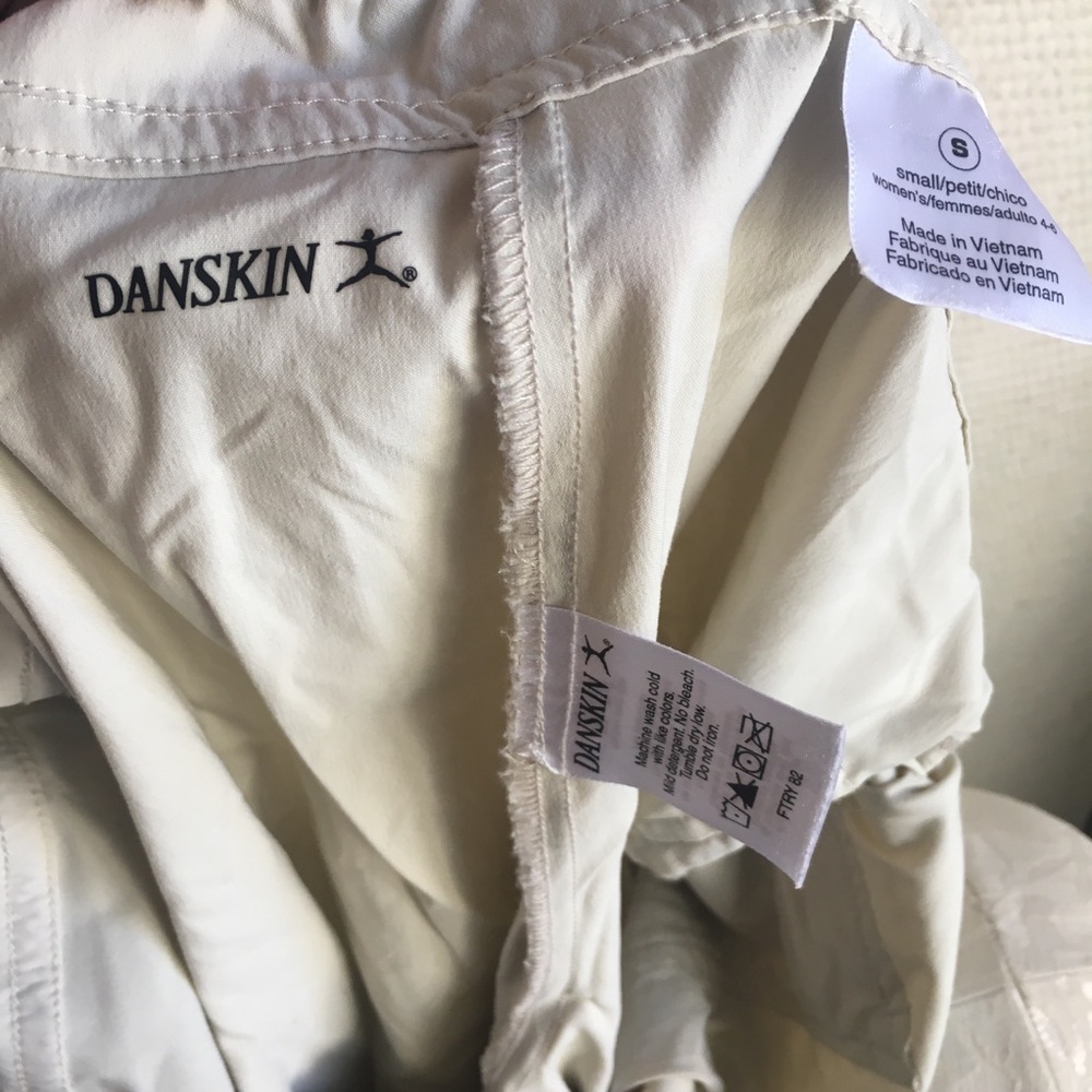 Danskin Travel Pants Outdoors Active Khaki Capris - Picture 7 of 8
